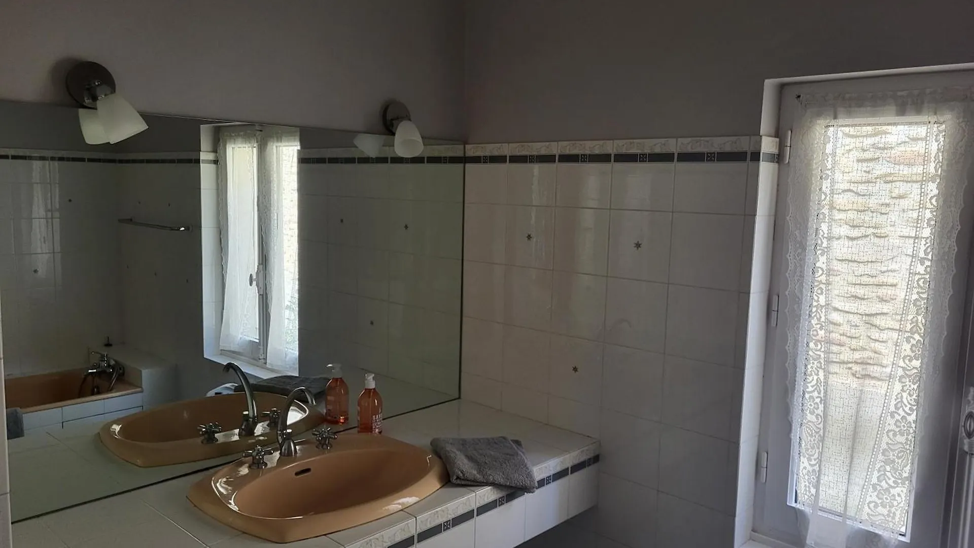 Les Saffres - Gite De Charme Pour 8 Personnes Valréas 0*,